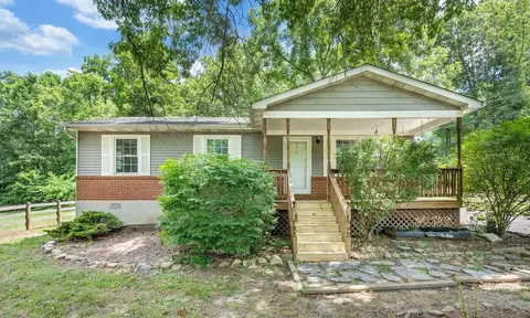 8744 Bradshaw Rd, Salem, VA 24153