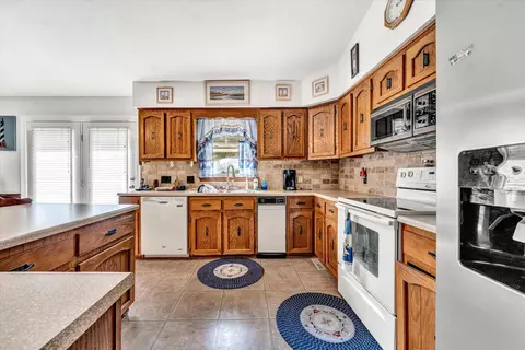 Kitchen - 201 Regency Dr, Goodview, VA 24095 photo 2 of 4