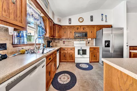 Kitchen - 201 Regency Dr, Goodview, VA 24095 photo 3 of 4