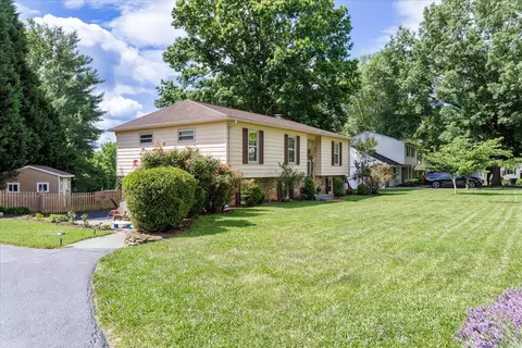 3616 Gaye Ln, Roanoke, VA 24018