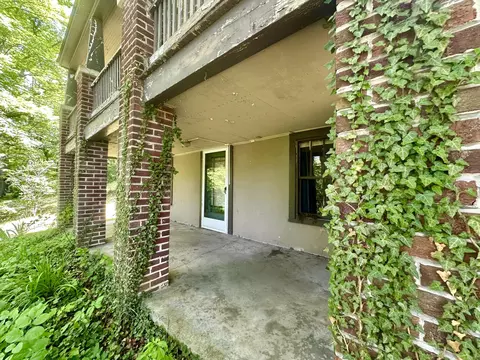 Exterior - 1815 S Carpenter Dr, Covington, VA 24426 photo 4 of 9