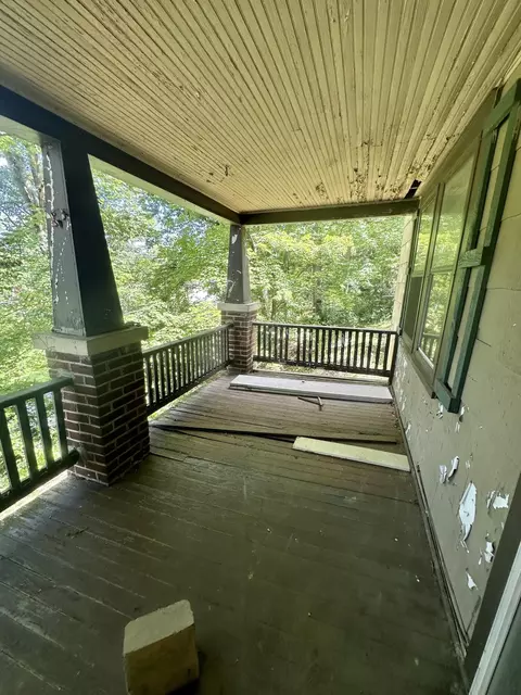 Exterior - 1815 S Carpenter Dr, Covington, VA 24426 photo 5 of 9