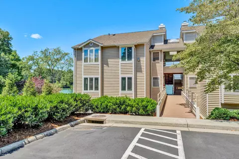411 Marina Bay Dr #305, Penhook, VA 24137