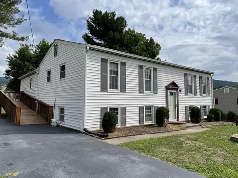 2611 Creekwood Dr, Salem, VA 24153