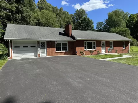 75 Sunrise Rd, Rocky Mount, VA 24151
