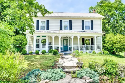 217 W Main St, Fincastle, VA 24090