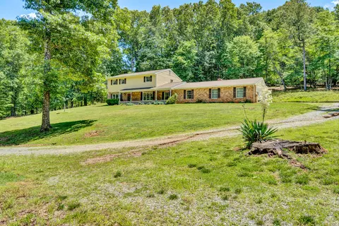 8341 Salt Pond Rd, Troutville, VA 24175
