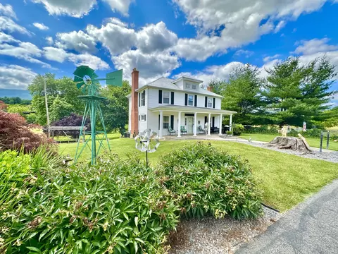 4309 Prices Bluff Rd, Eagle Rock, VA 24085