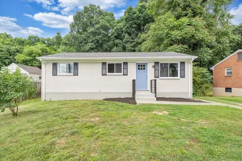 622 Clovis St NW, Roanoke, VA 24017
