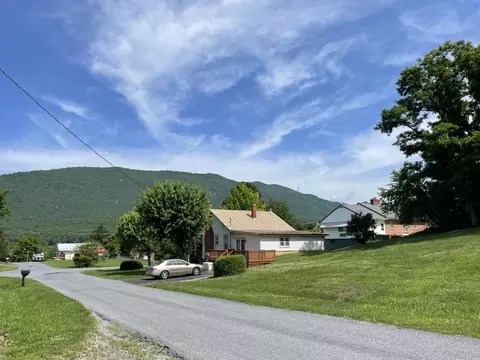 Exterior - 104 14th St, Buchanan, VA 24066 photo 6 of 6