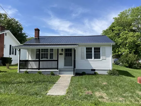 104 14th St, Buchanan, VA 24066