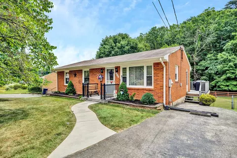 909 Hartsook Blvd SE, Roanoke, VA 24014