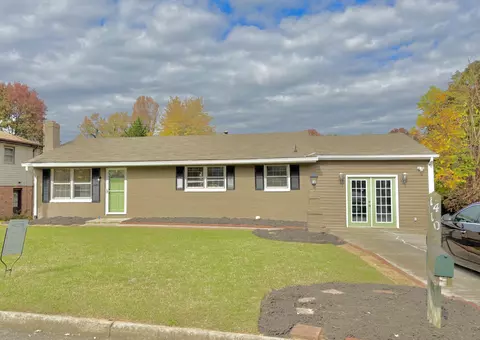 1410 Freeborn Cir, Roanoke, VA 24014