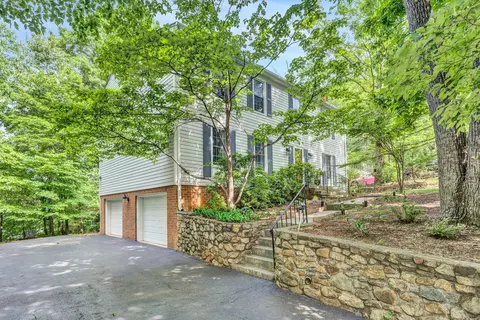 6024 Marsh Wren Ln, Roanoke, VA 24018