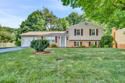 3863 Kentland Dr, Roanoke, VA 24018