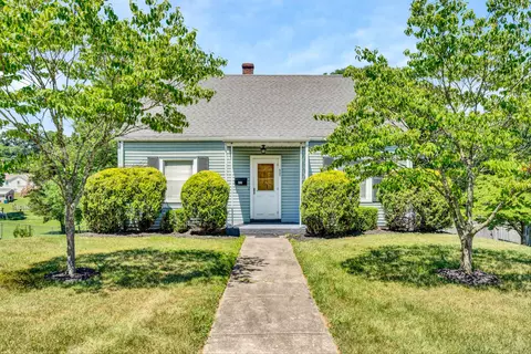 5121 Victoria St NW, Roanoke, VA 24017