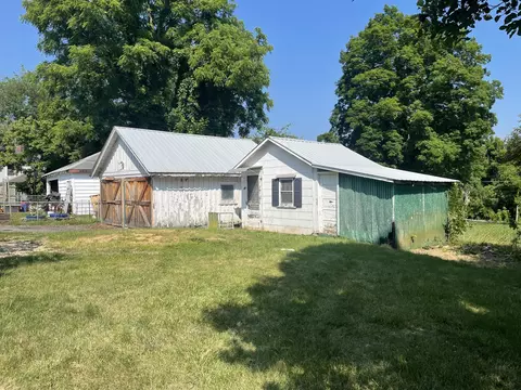 Exterior - 220 E Trout St, Covington, VA 24426 photo 3 of 7