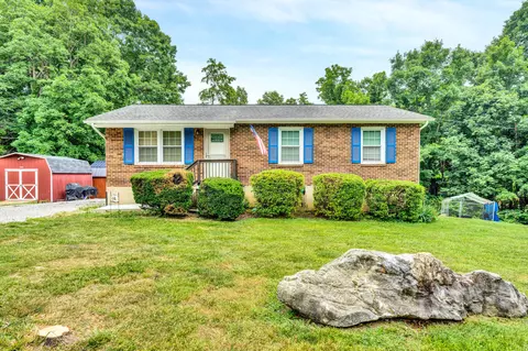 6444 Kelley St, Salem, VA 24153