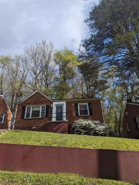 2928 Hollowell Ave SW, Roanoke, VA 24015