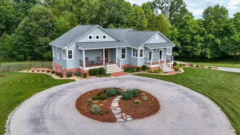 607 Camellia Pl, Moneta, VA 24121