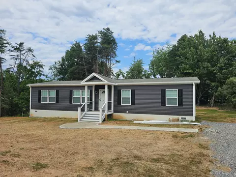 1101 Whisperwood Ln, Moneta, VA 24121
