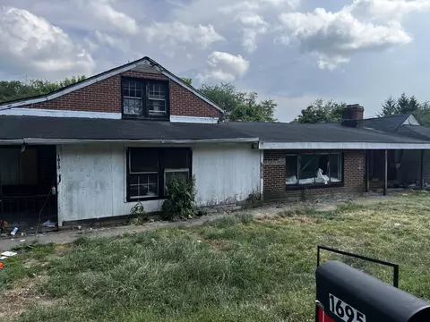 1695 Mud Pike, Christiansburg, VA 24073