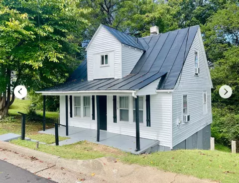1118 Pine Hall Rd, Martinsville, VA 24112