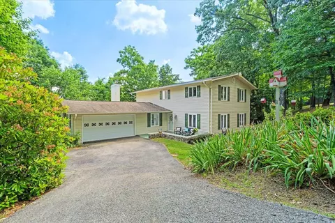 6265 Smokey Ridge Rd, Roanoke, VA 24018