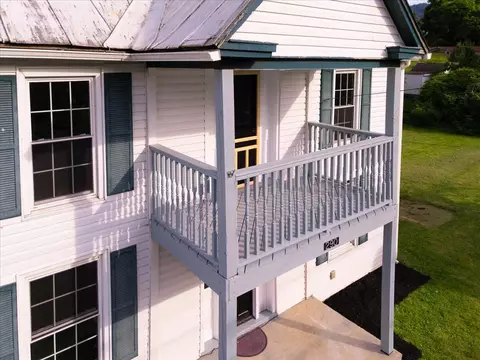 Exterior - 290 Lowe St, Buchanan, VA 24066 photo 8 of 10