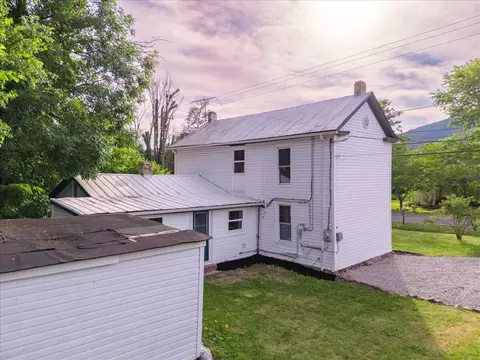 Exterior - 290 Lowe St, Buchanan, VA 24066 photo 10 of 10