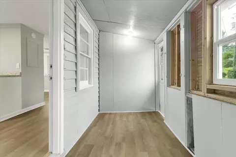 Entry Way - 290 Lowe St, Buchanan, VA 24066 photo 4 of 6