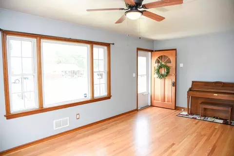 459 Fleming Ave NE, Roanoke, VA 24012 photo 2