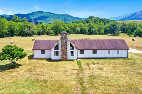 5364 Sallie Ln, Salem, VA 24153