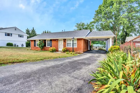 1413 Gordon St, Salem, VA 24153
