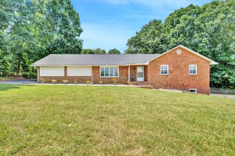 105 109 Smith Rd, Glade Hill, VA 24092