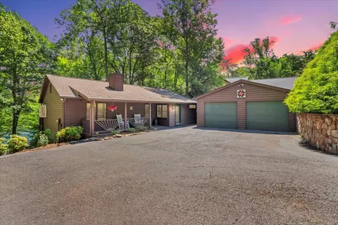 280 Saint Augustine Rd, Wirtz, VA 24184
