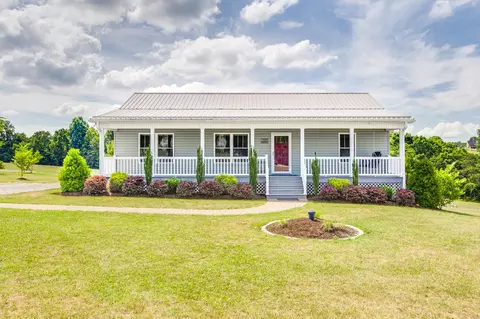 195 Estate Dr, Glade Hill, VA 24092