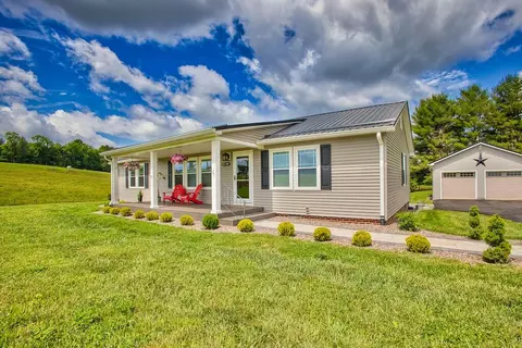 7057 Floyd Way N, Copper Hill, VA 24079