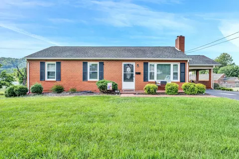 120 First St, Rocky Mount, VA 24151