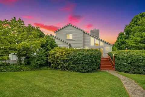 304 Layman Ct, Blacksburg, VA 24060