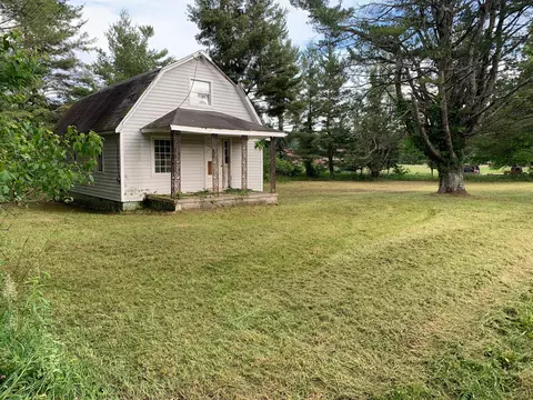 10000 Tinsley Ln, Bent Mountain, VA 24059