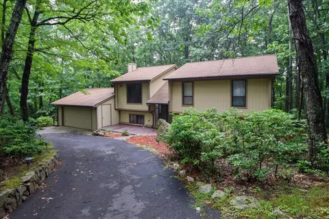 50 Boulder Point Dr, Hardy, VA 24101