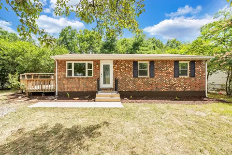 2617 Beaver Brook Rd, Salem, VA 24153