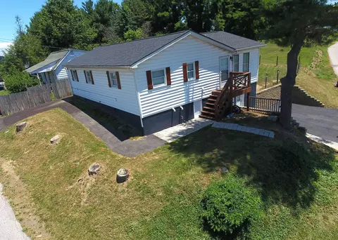 99 Chapel St, Christiansburg, VA 24073