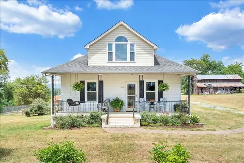 2710 Highland Rd, Roanoke, VA 24014