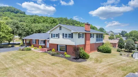 5851 Brahma Rd, Roanoke, VA 24018