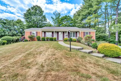 3730 London Cir, Roanoke, VA 24018
