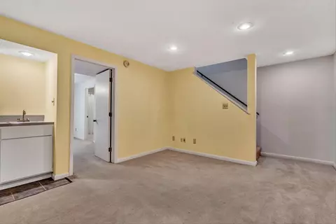 Living - 7345 Maple Ct, Roanoke, VA 24018 photo 2 of 2