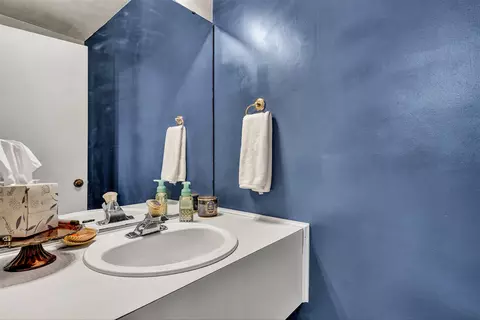 Bath - 7345 Maple Ct, Roanoke, VA 24018 photo 1 of 4
