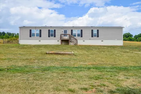 139 Flora Leffue Ln, Boones Mill, VA 24065